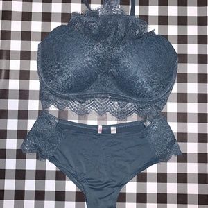 Victoria's Secret PINK High Neck Push-up Bra Set M